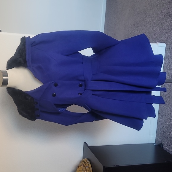 Peacoat - Picture 2 of 6